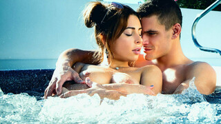 Бесплатное 4K порно с Maxmilian Dior & Ally Breelsen in Bathroom Fun только на TREXPORN.NET