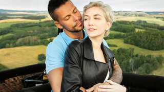 Бесплатное 4K порно с Angelo Godshack and Skye Blue Get Intimate Outdoors только на TREXPORN.NET