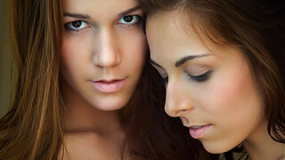 Бесплатное 4K порно с Blonde & Brunette Lesbians Kissing & Licking in Steamy 2016 Scene только на TREXPORN.NET